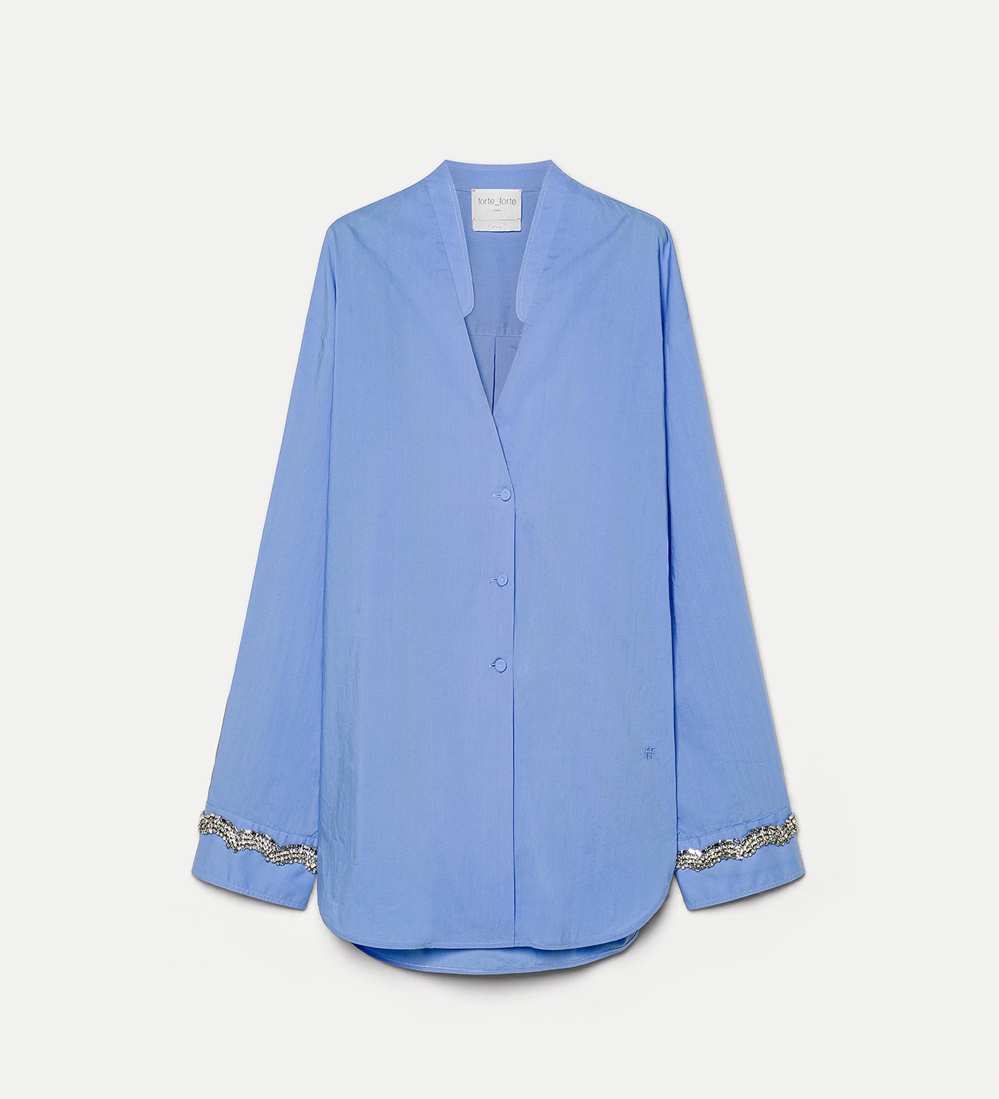 camicia maschile con ricamo patch su polsi azure