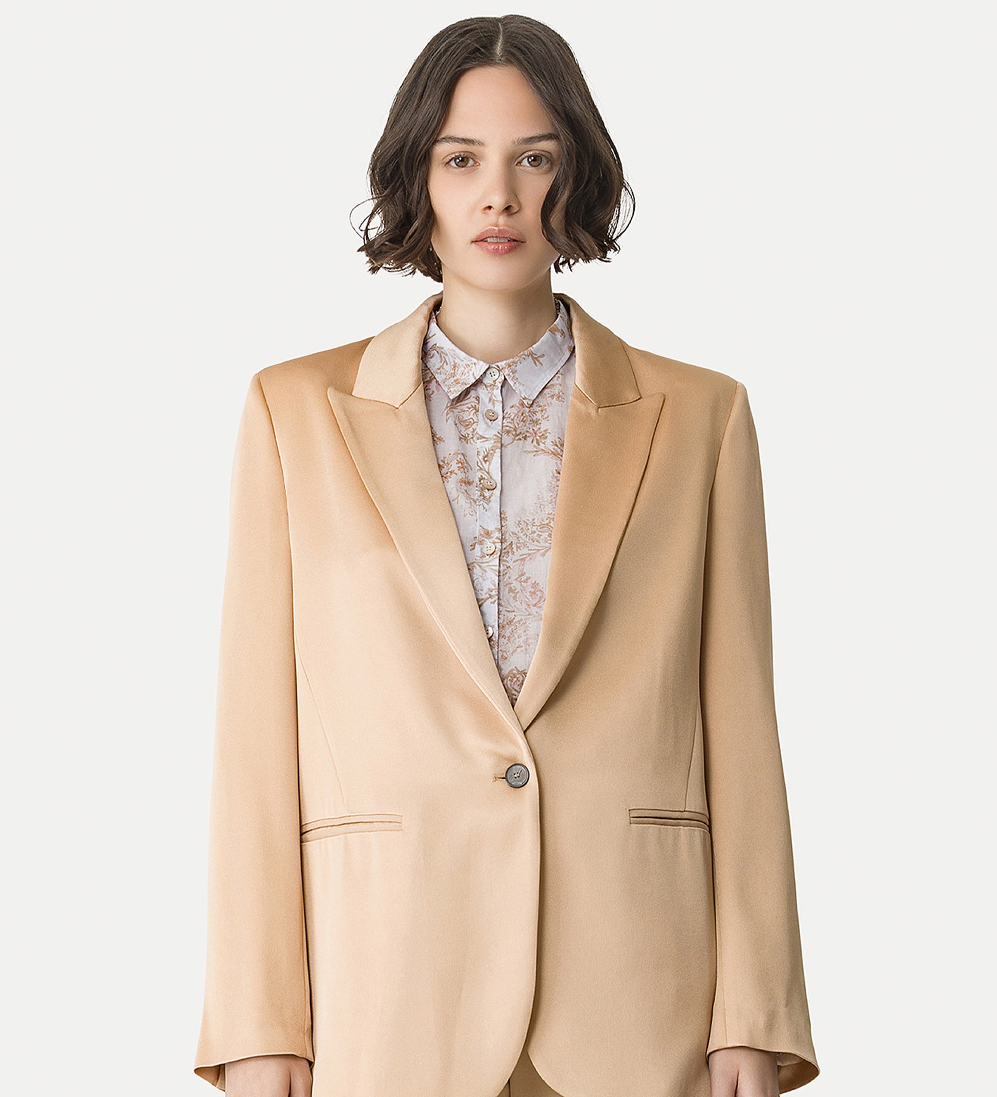 elegant jacket in envers satin ecru