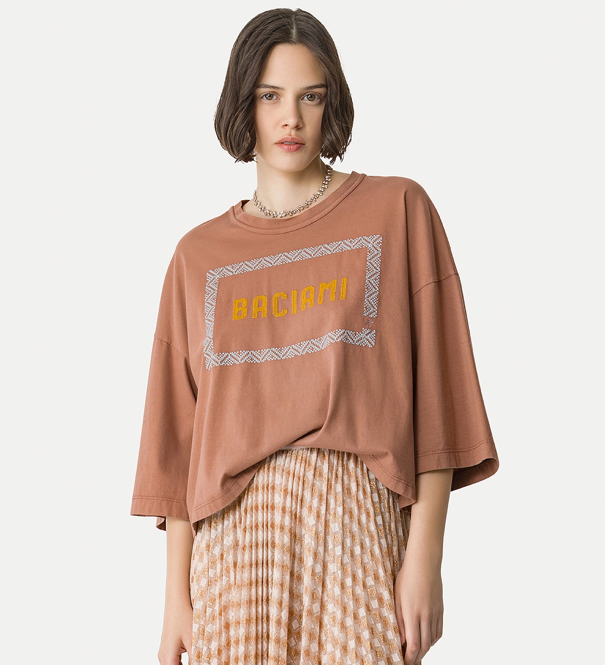 cropped oversized embroidered t-shirt brown