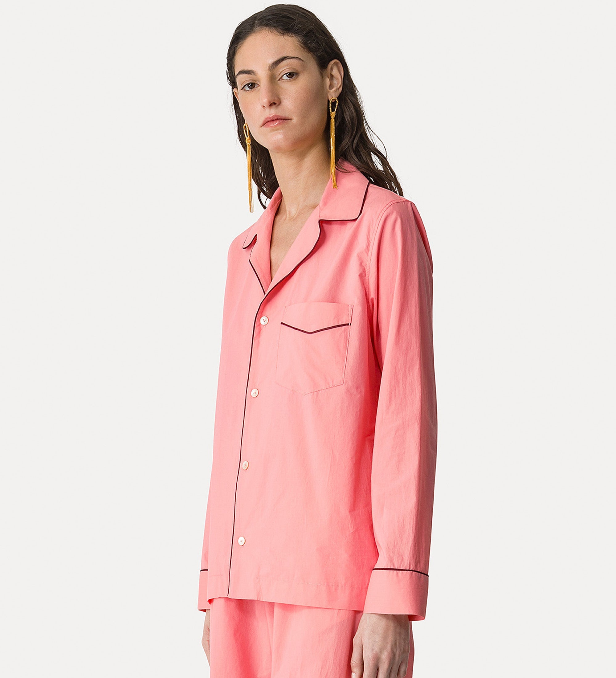 casual chic shirt kiss