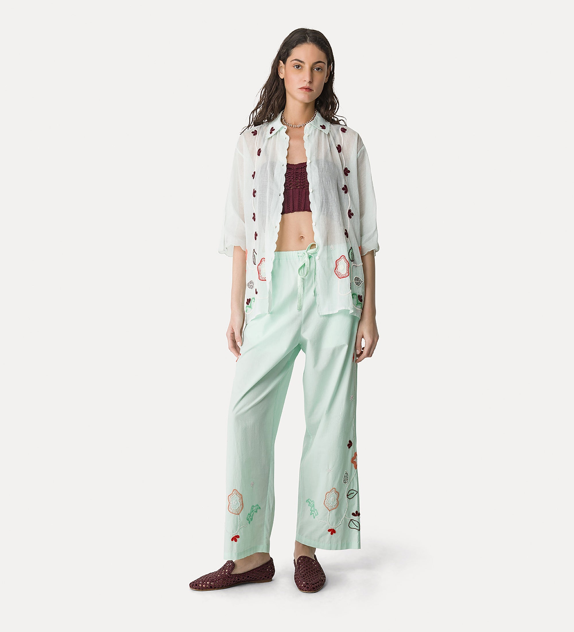 elegant summer trousers with “broderie en rêve” embroidery plume