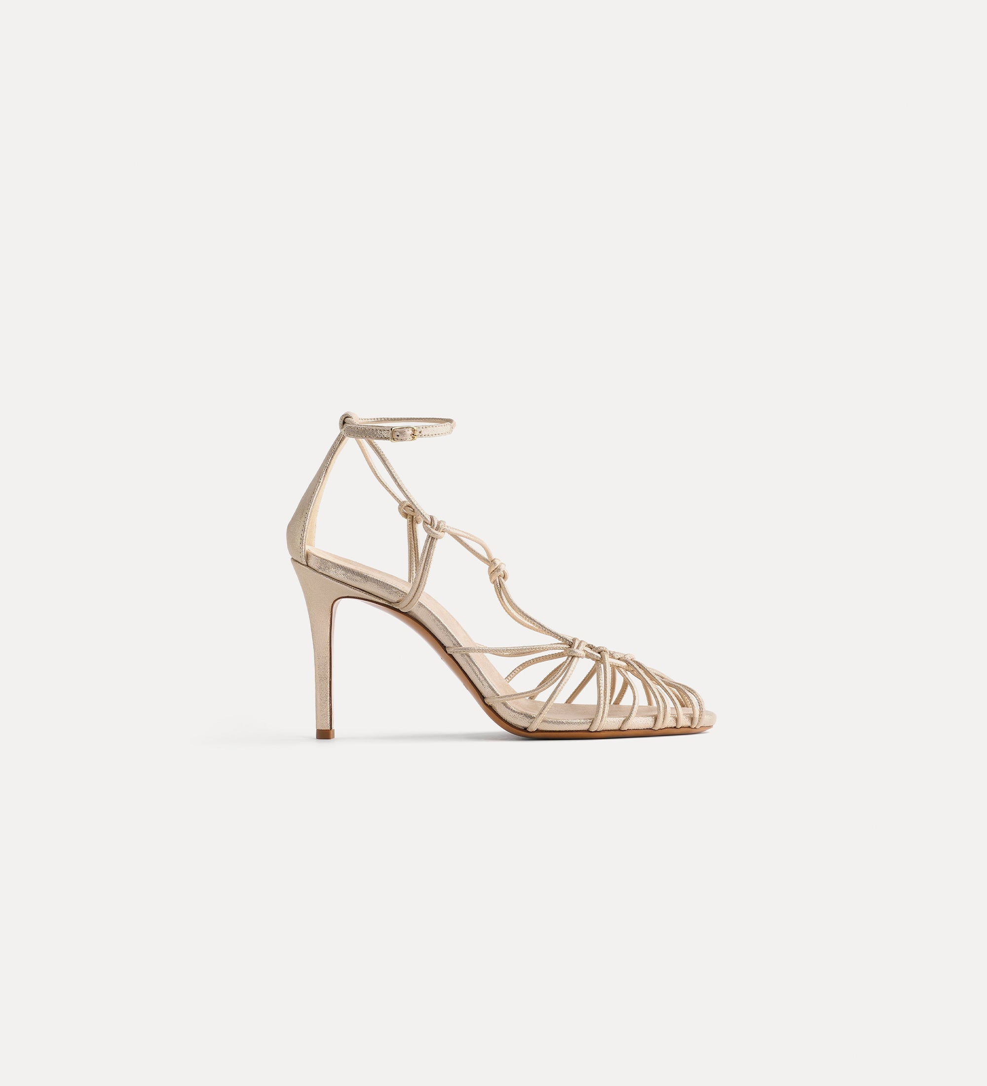 sandals with a slender heel in laminated nappa platino