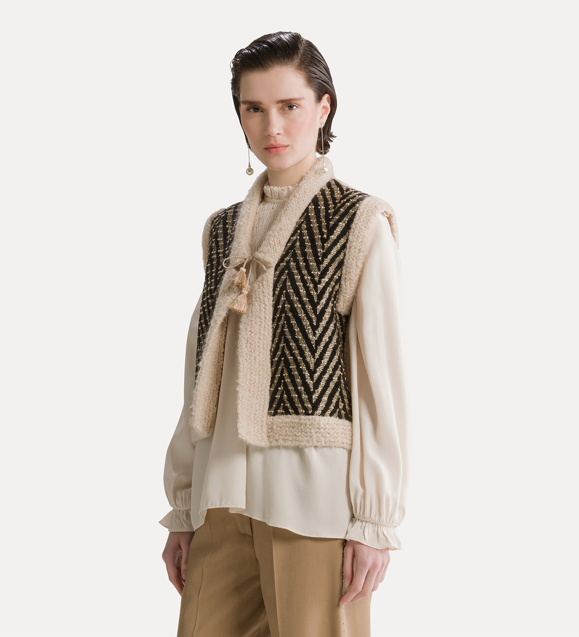 knitted waistcoat with chevron jacquard nero