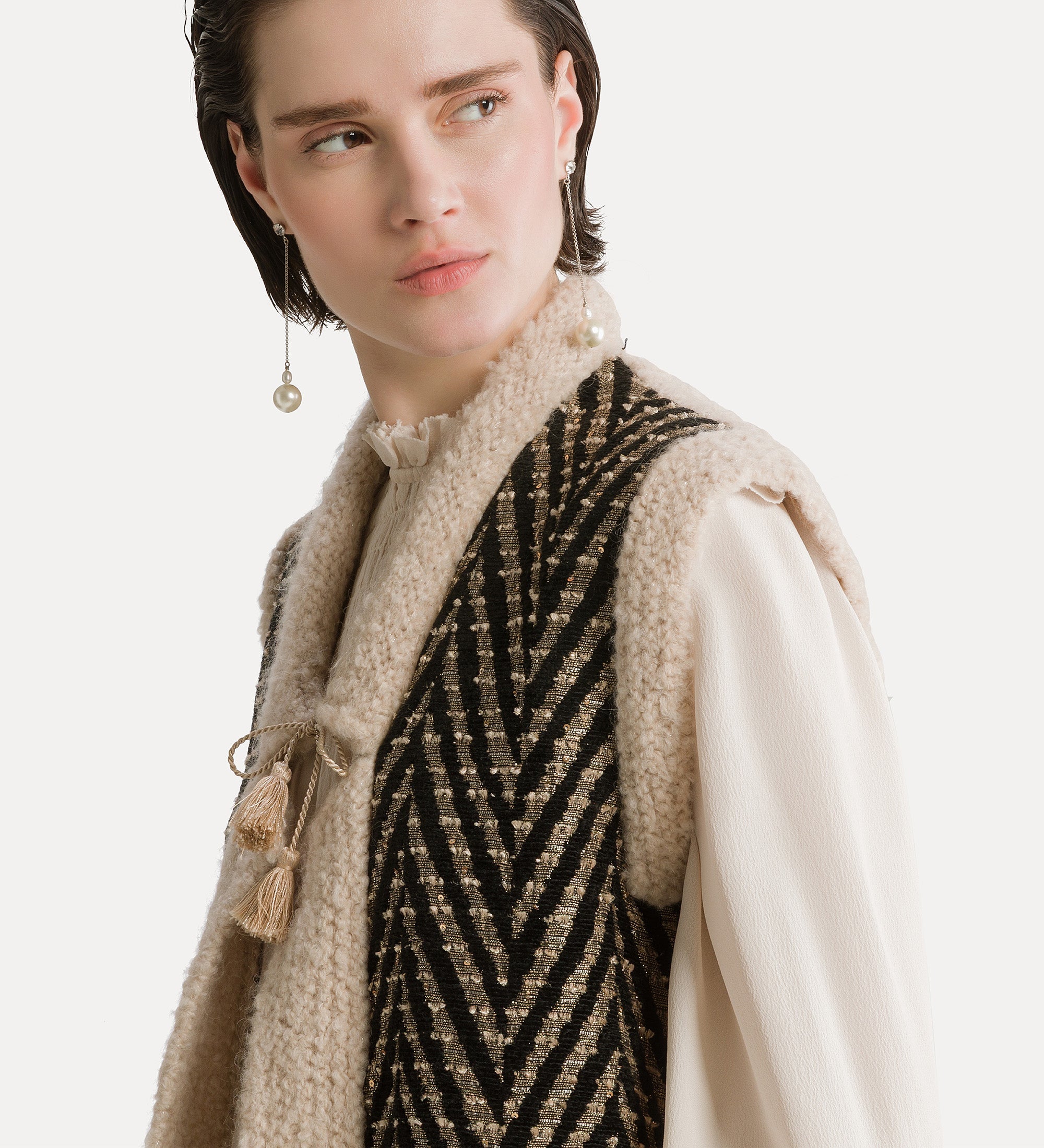 knitted waistcoat with chevron jacquard nero