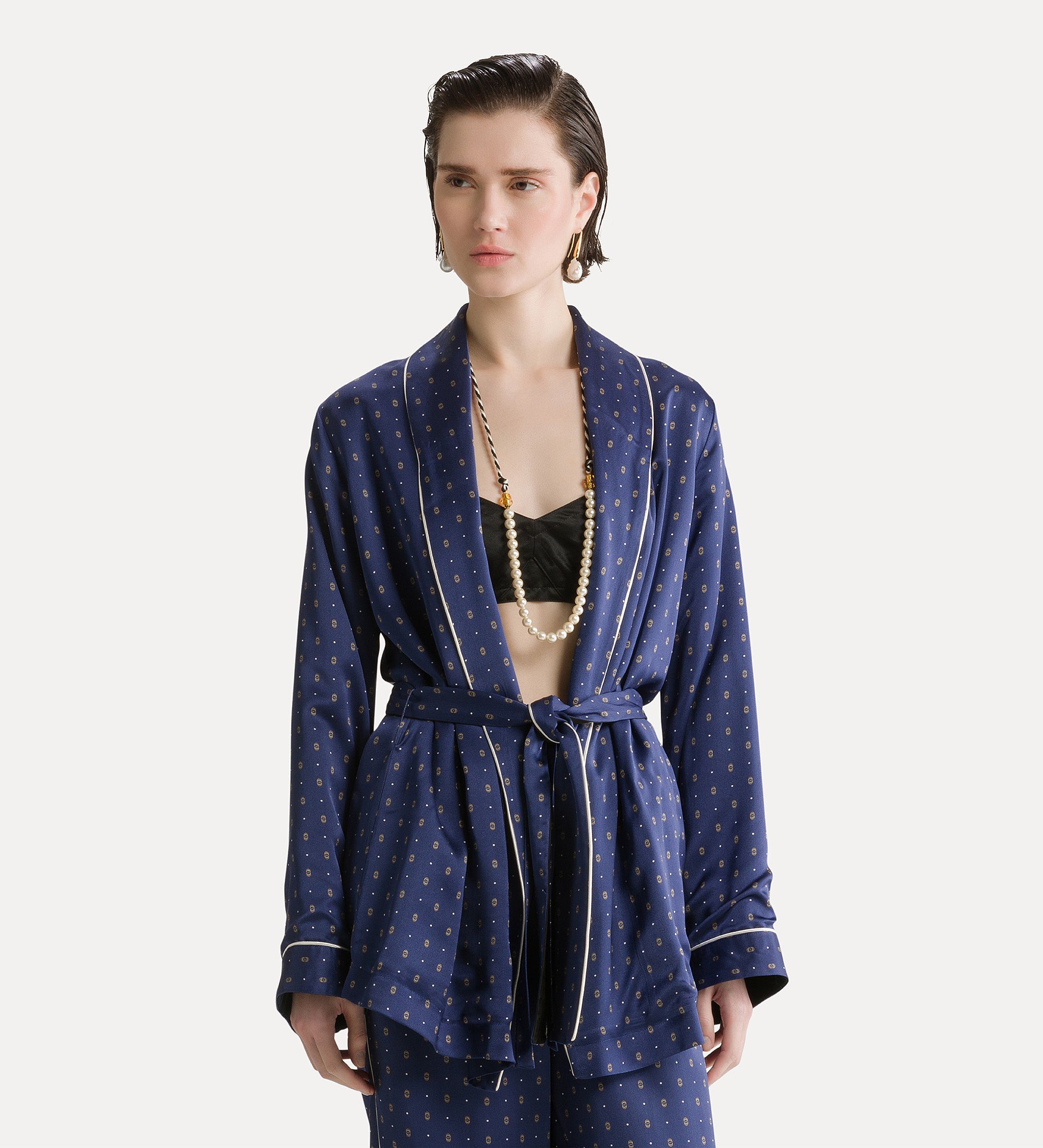envers satin robe de chambre with “le club” print notte