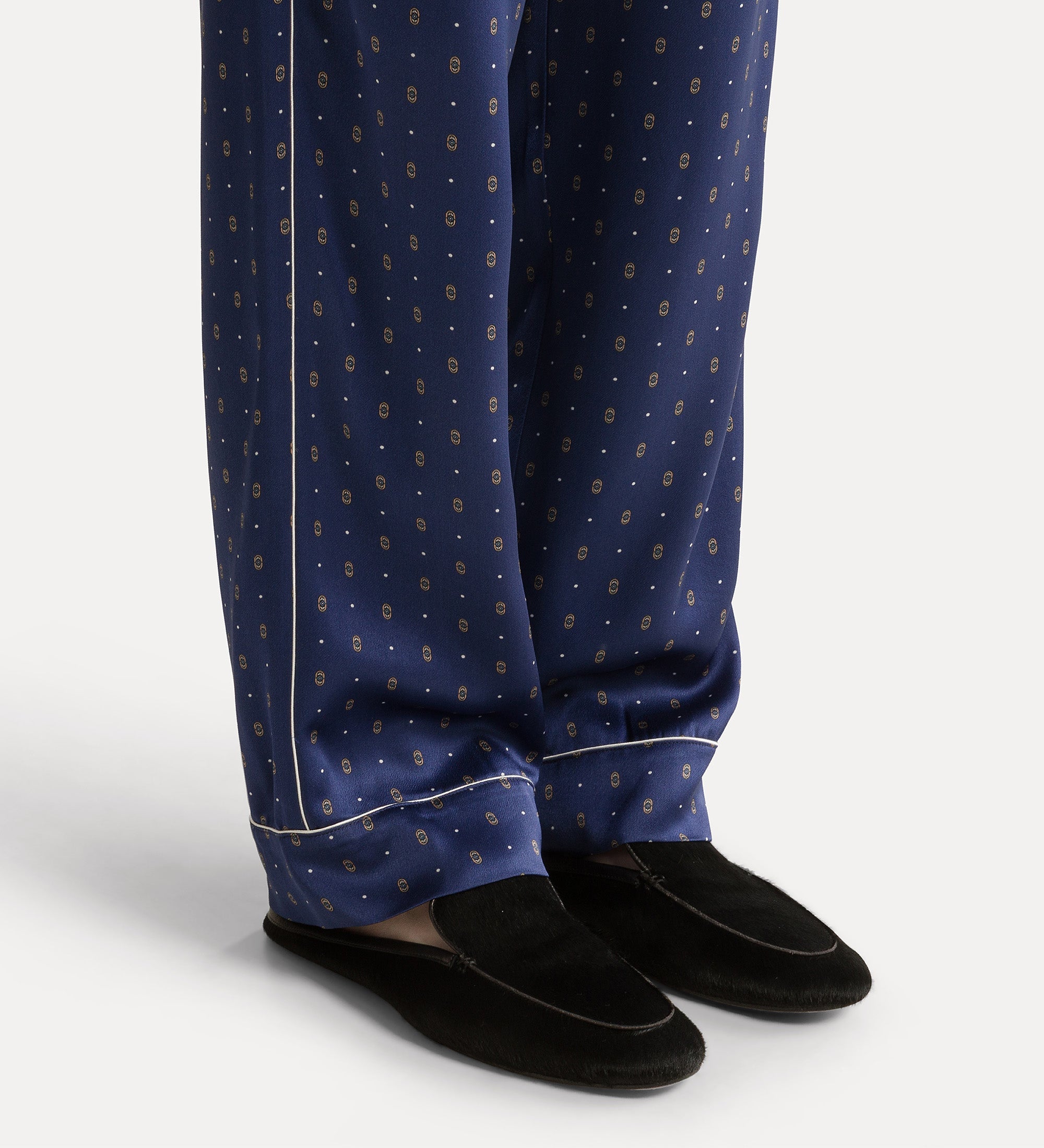 envers satin pyjama trousers with “le club” print notte