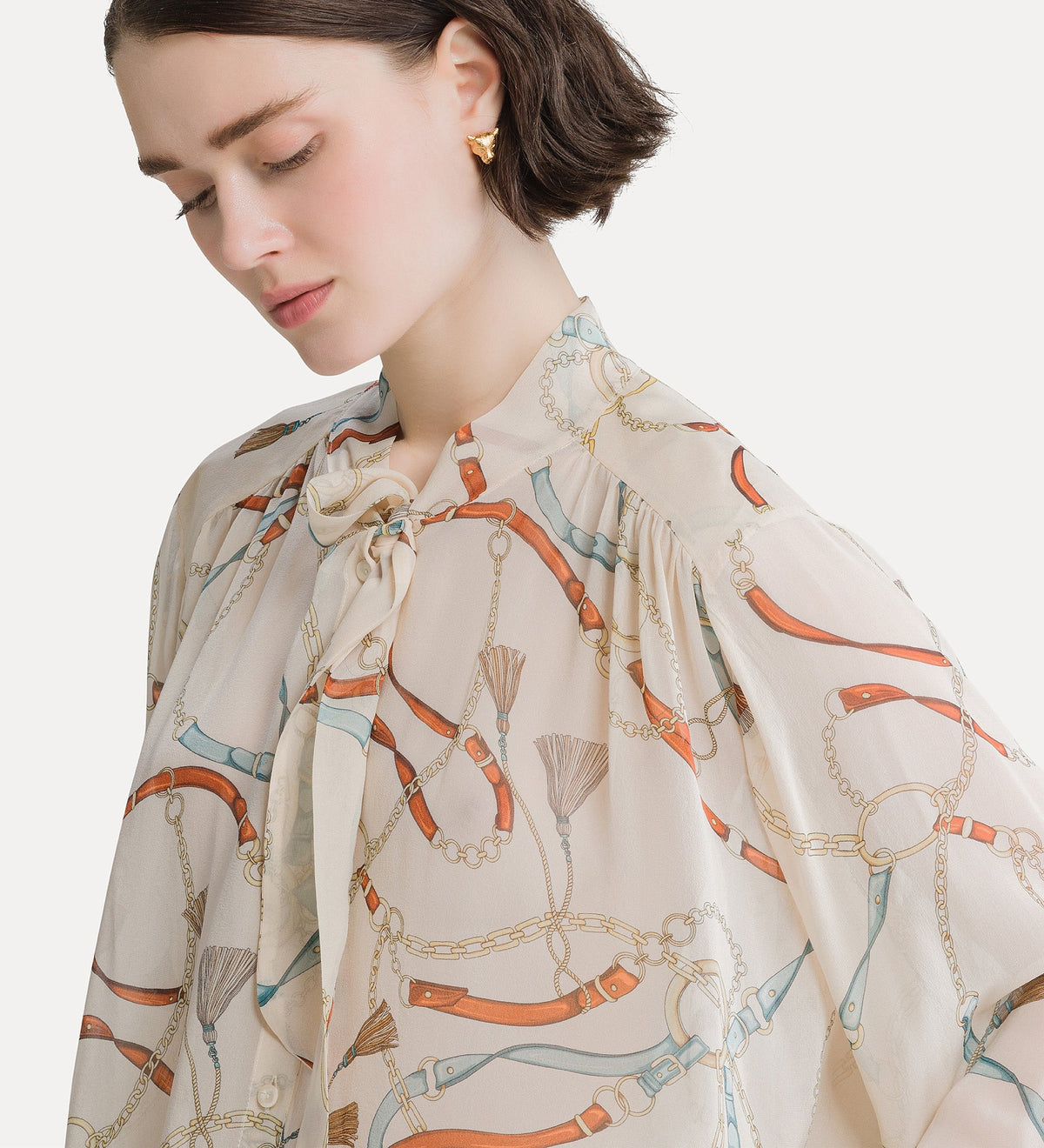 cropped shirt with “the crown” placed print ivory