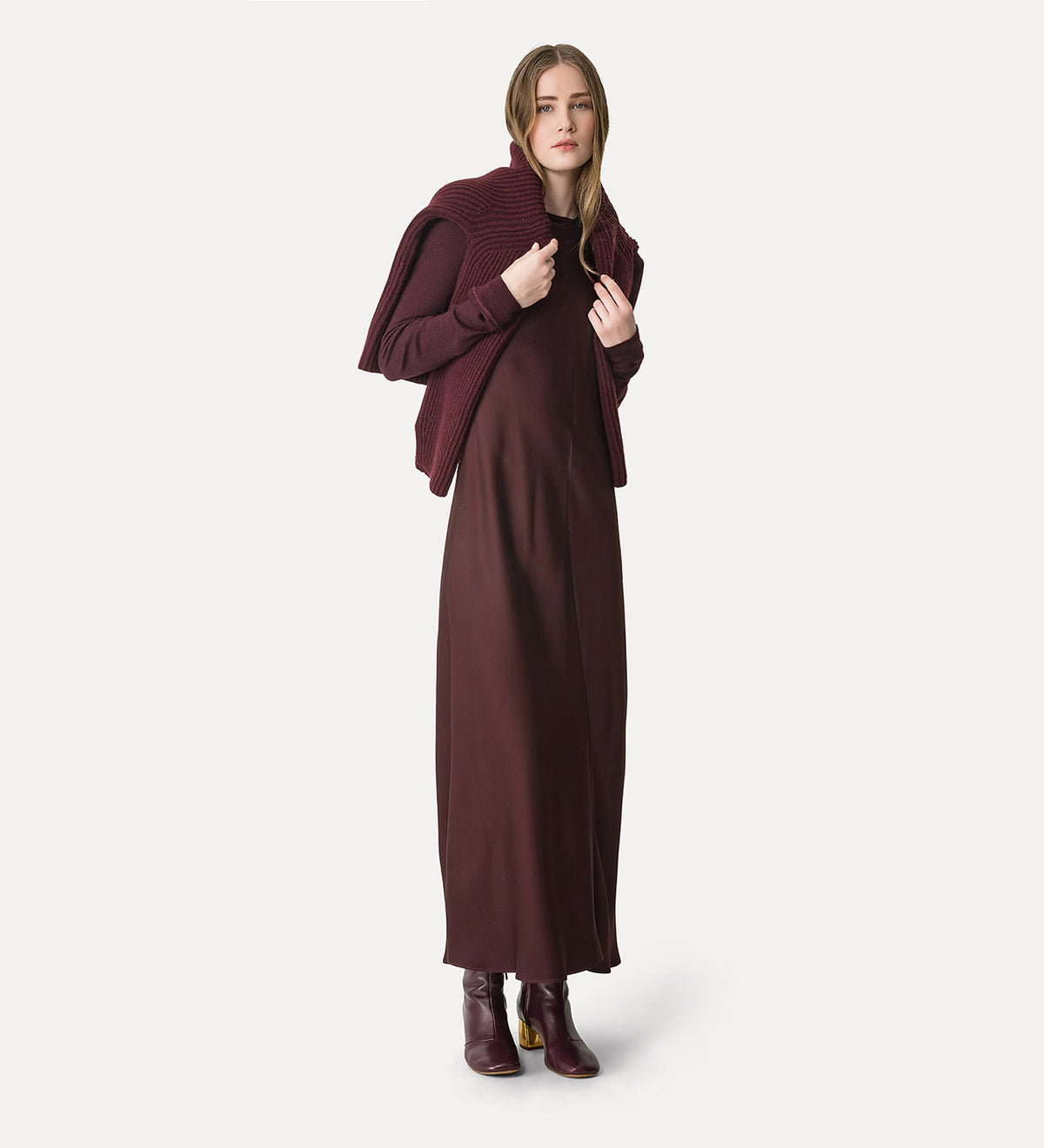 abito smanicato in envers satin chocolat noir