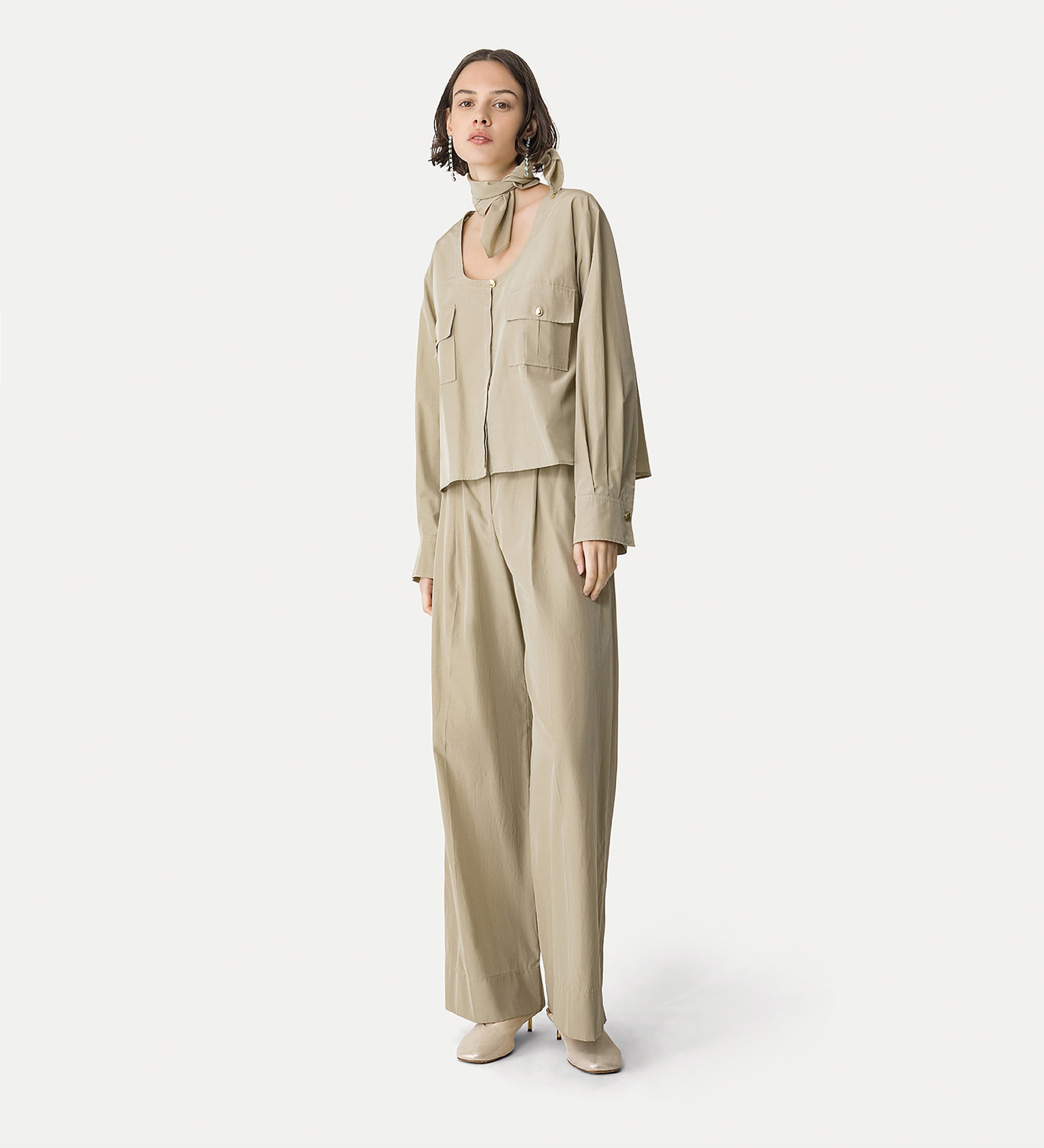 safari—style shirt in taffeta ecru