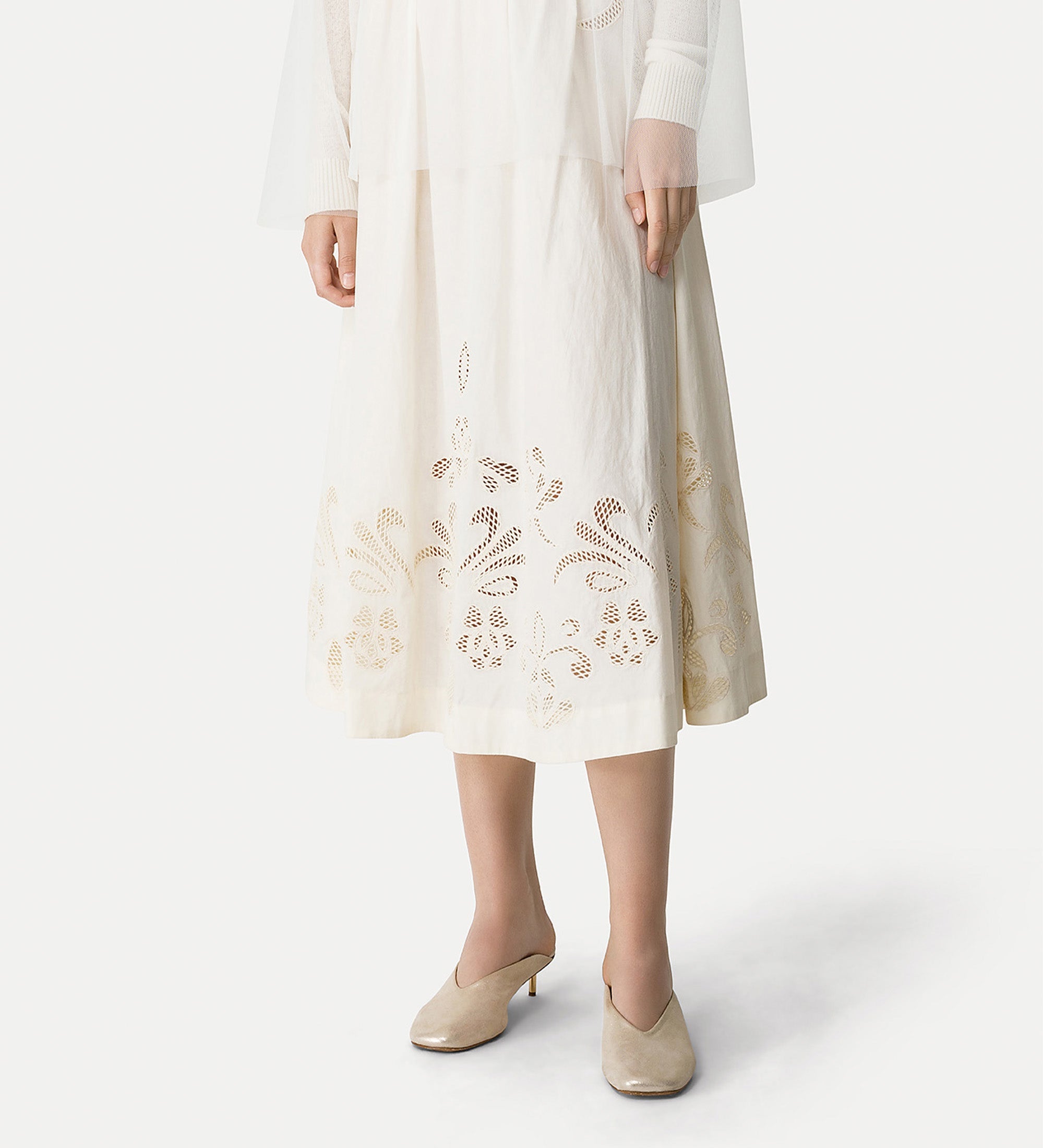 poplin skirt with “lunamaris” embroidery white
