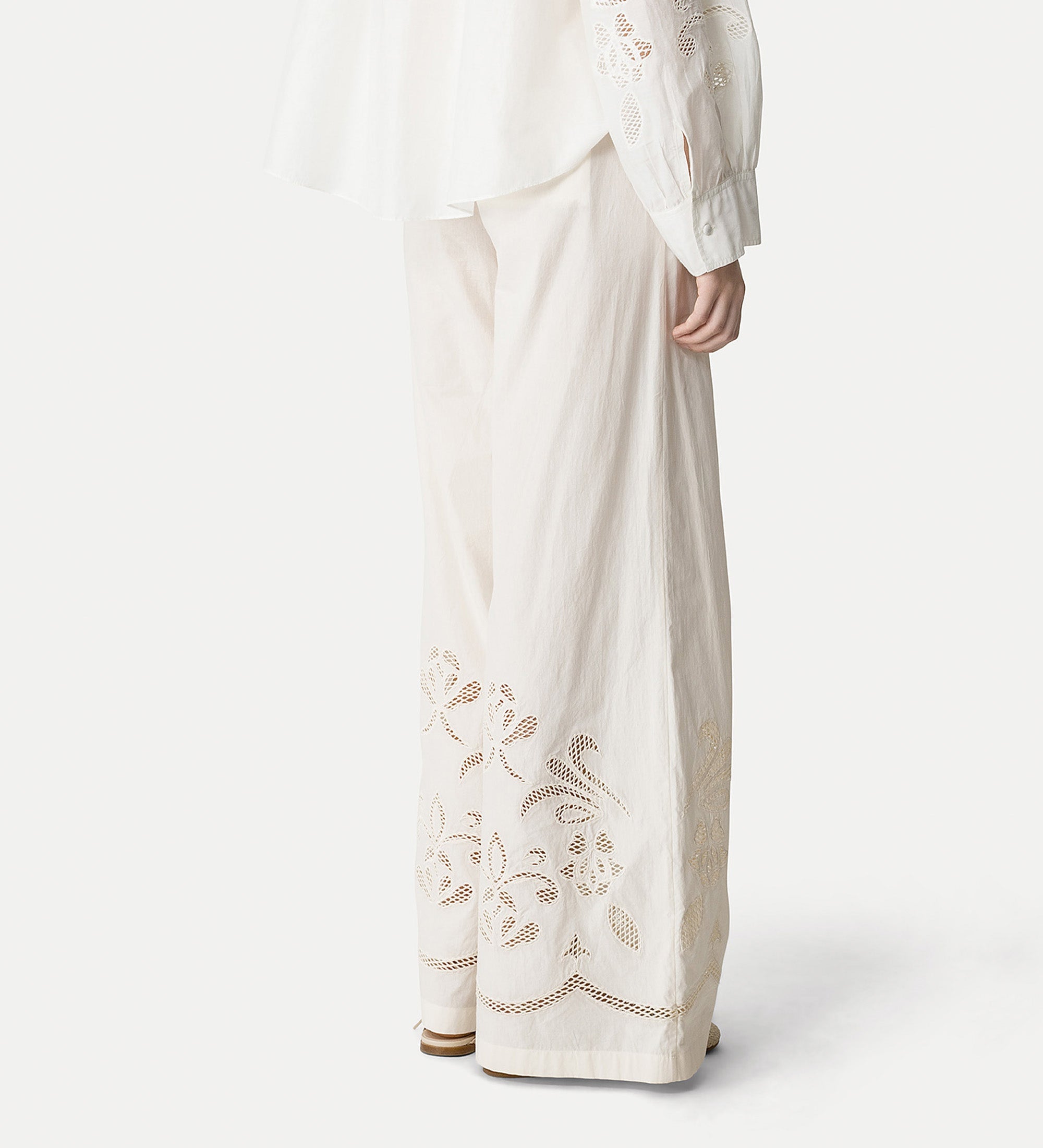 cropped poplin trousers with “lunamaris” embroidery white