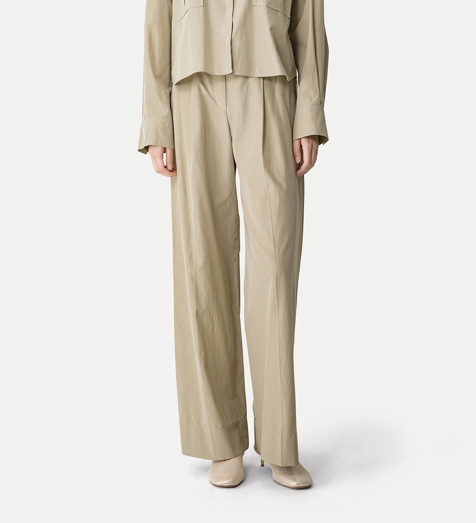 high—waisted chic taffeta trousers ecru
