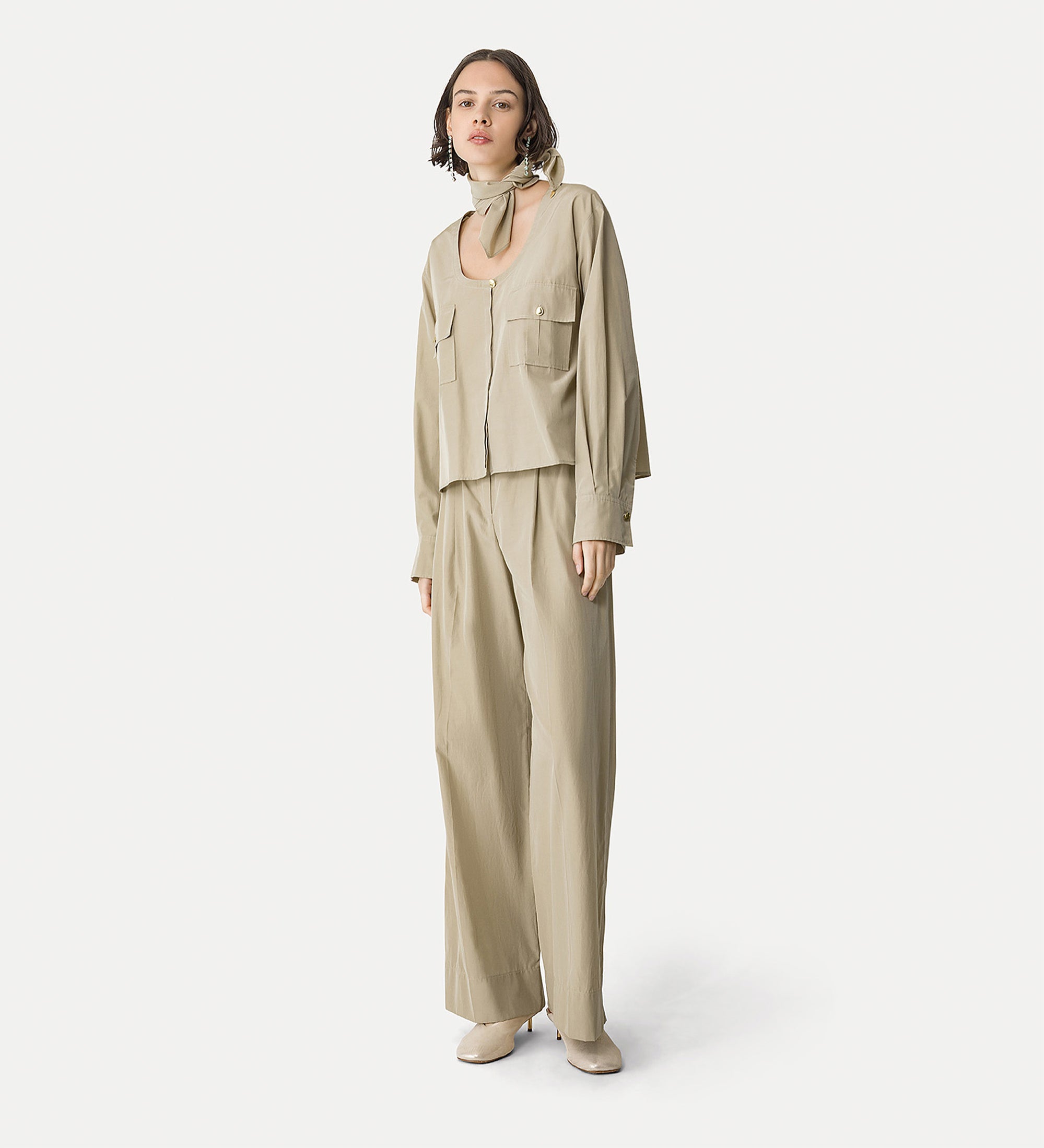 high—waisted chic taffeta trousers ecru