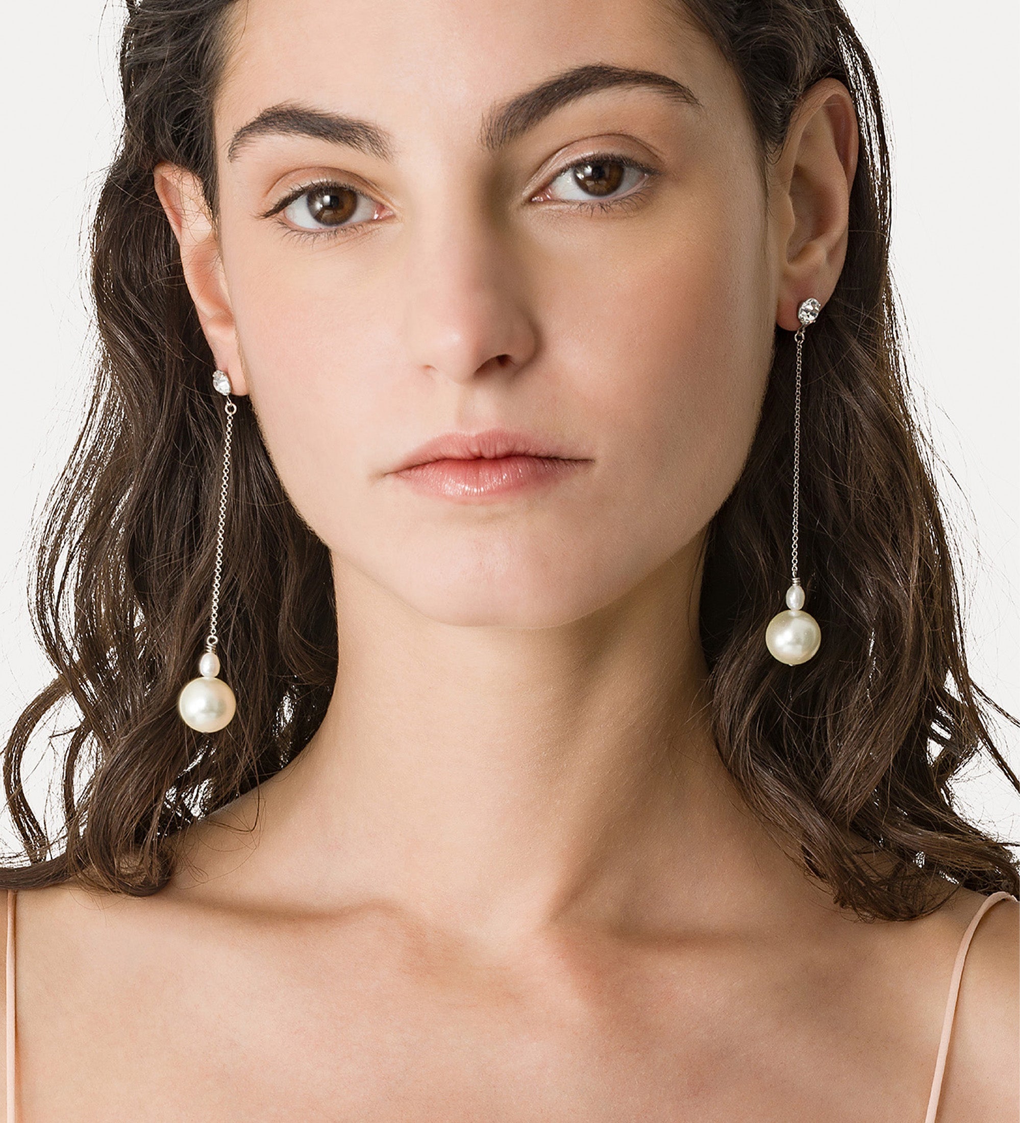 dangling earrings with pearls and crystal detailing pearl