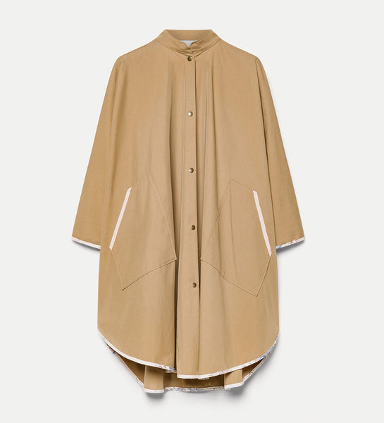 cape in waterproof twill sand | forte_forte