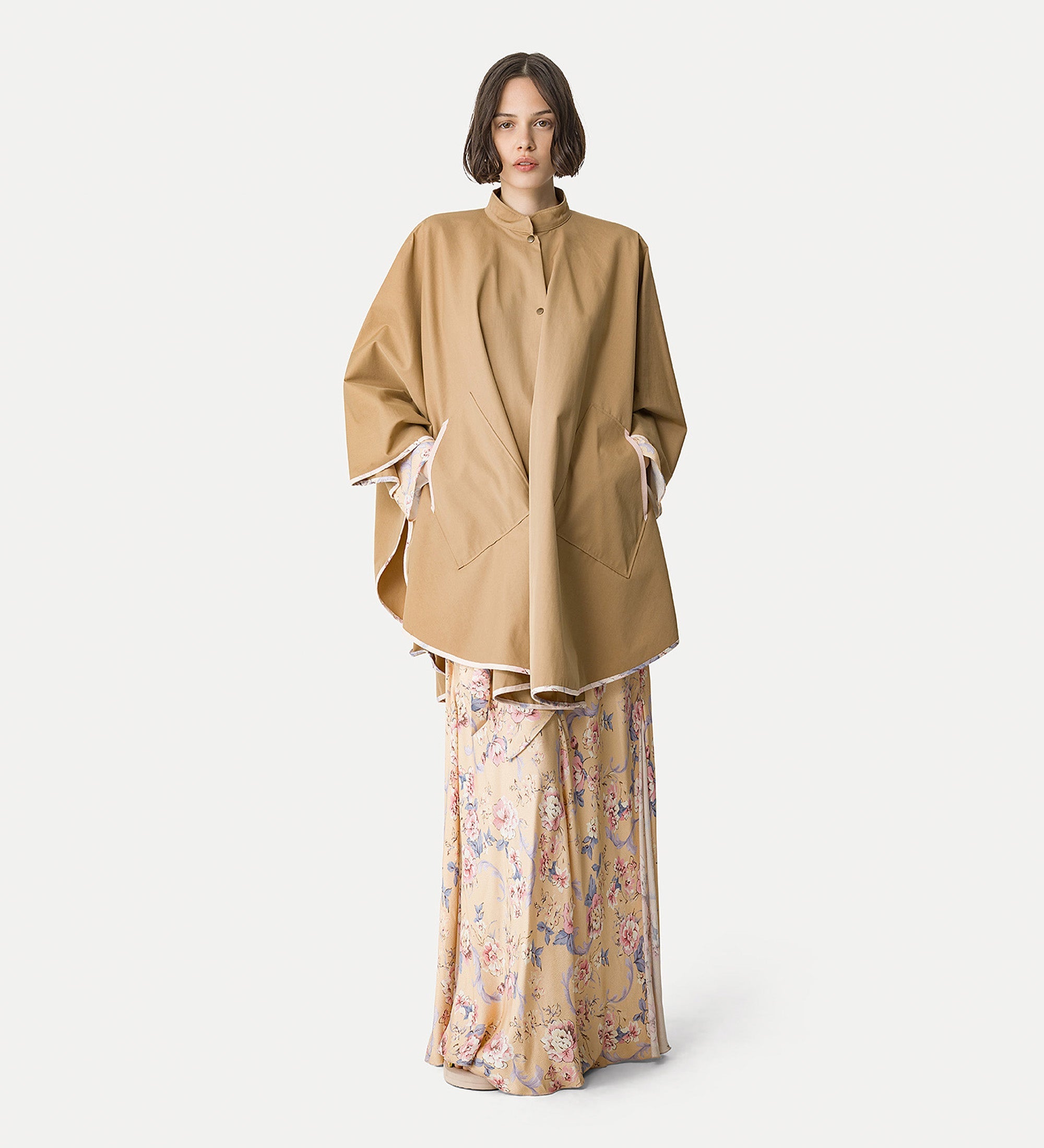 cape in waterproof twill sand | forte_forte