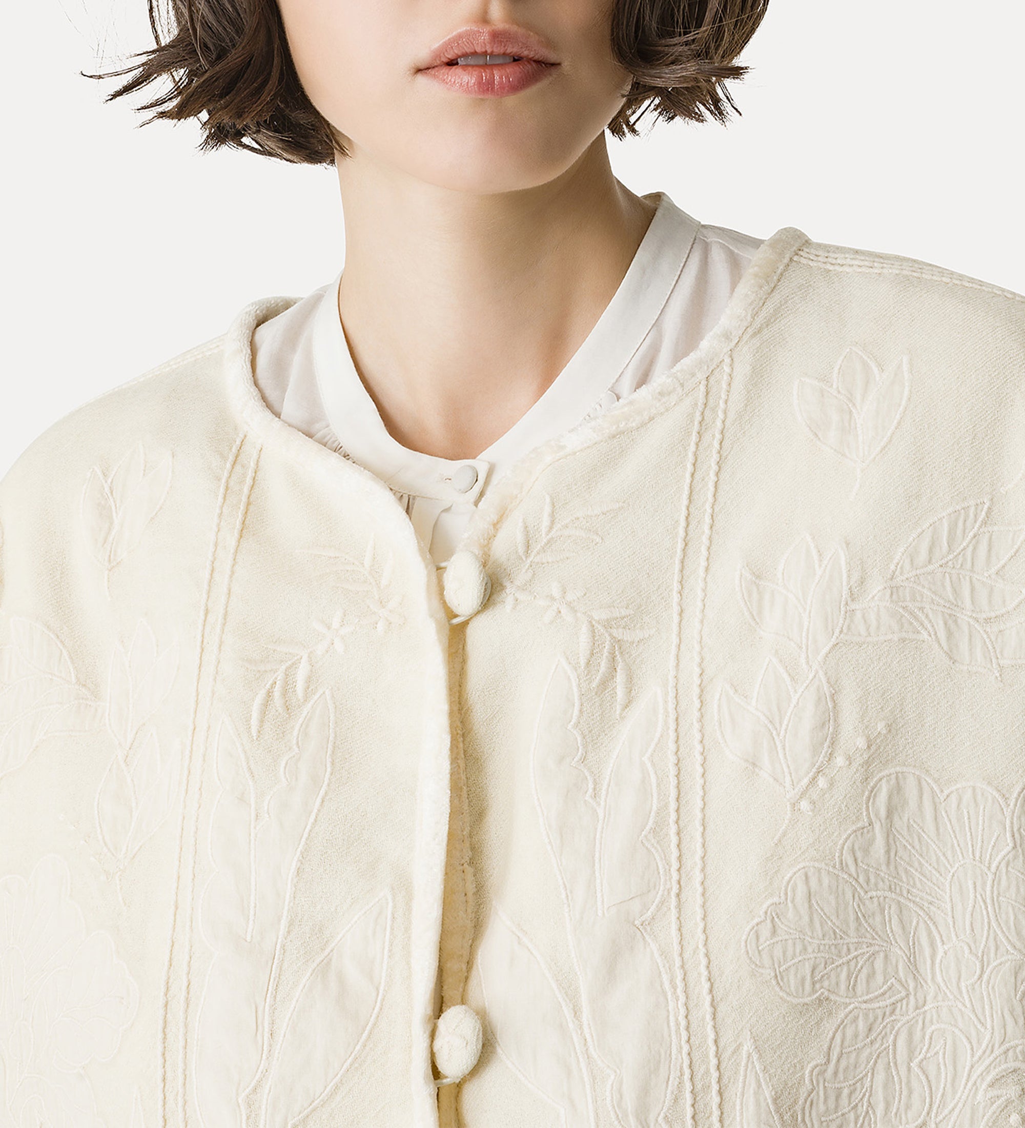 embroidered blouson “iris velvet” white
