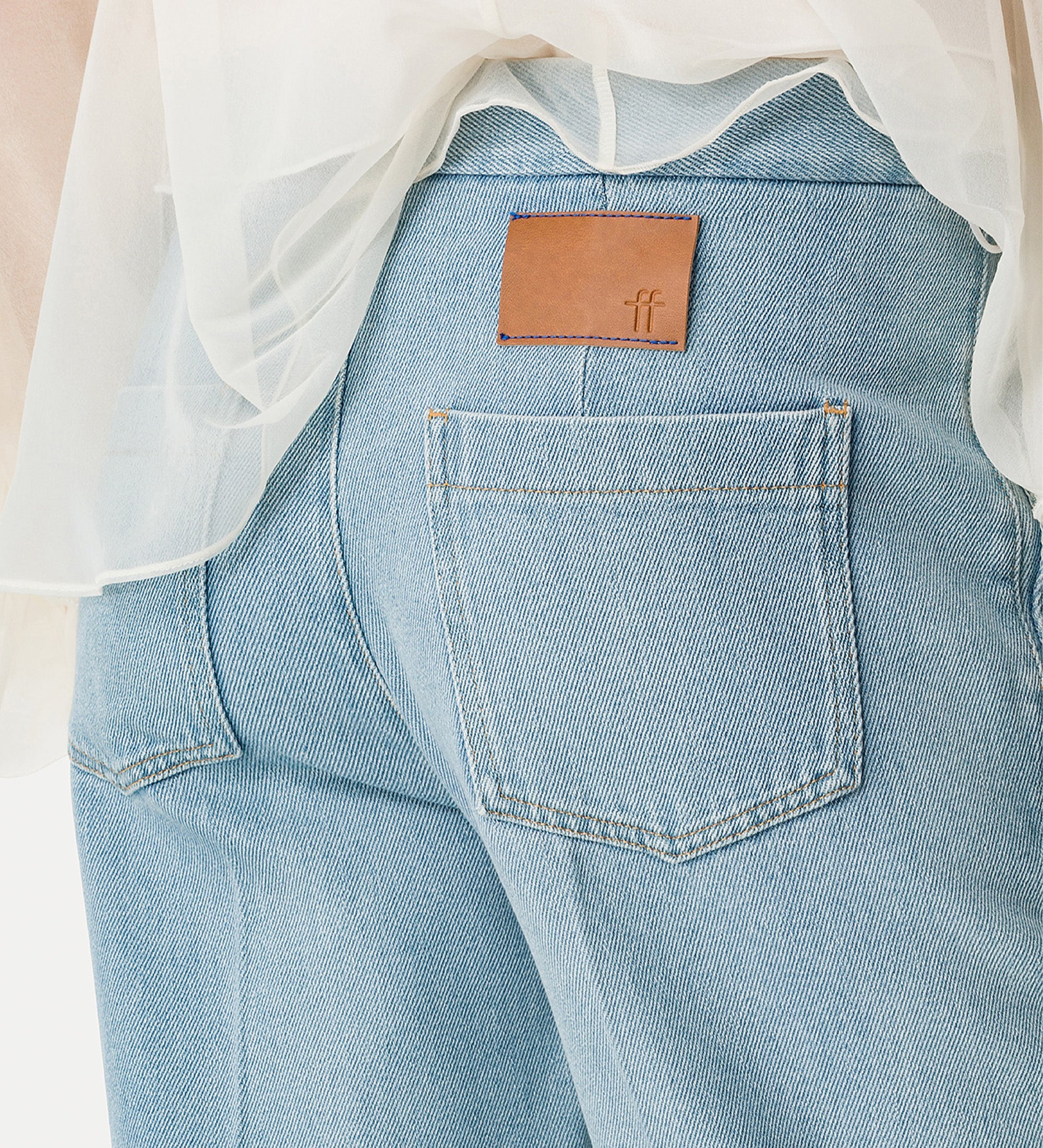 high—waisted 5—pocket trousers light blue