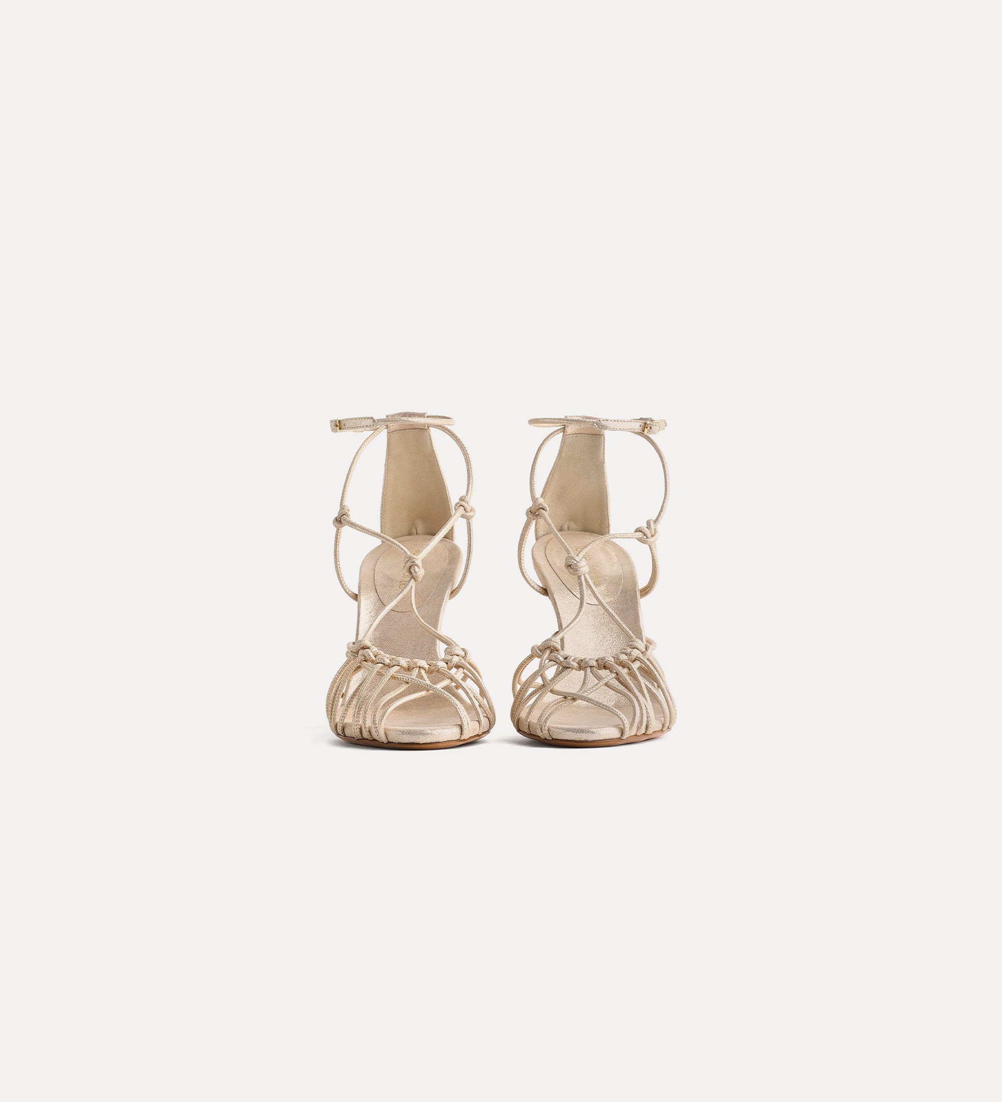 sandals with a slender heel in laminated nappa platino