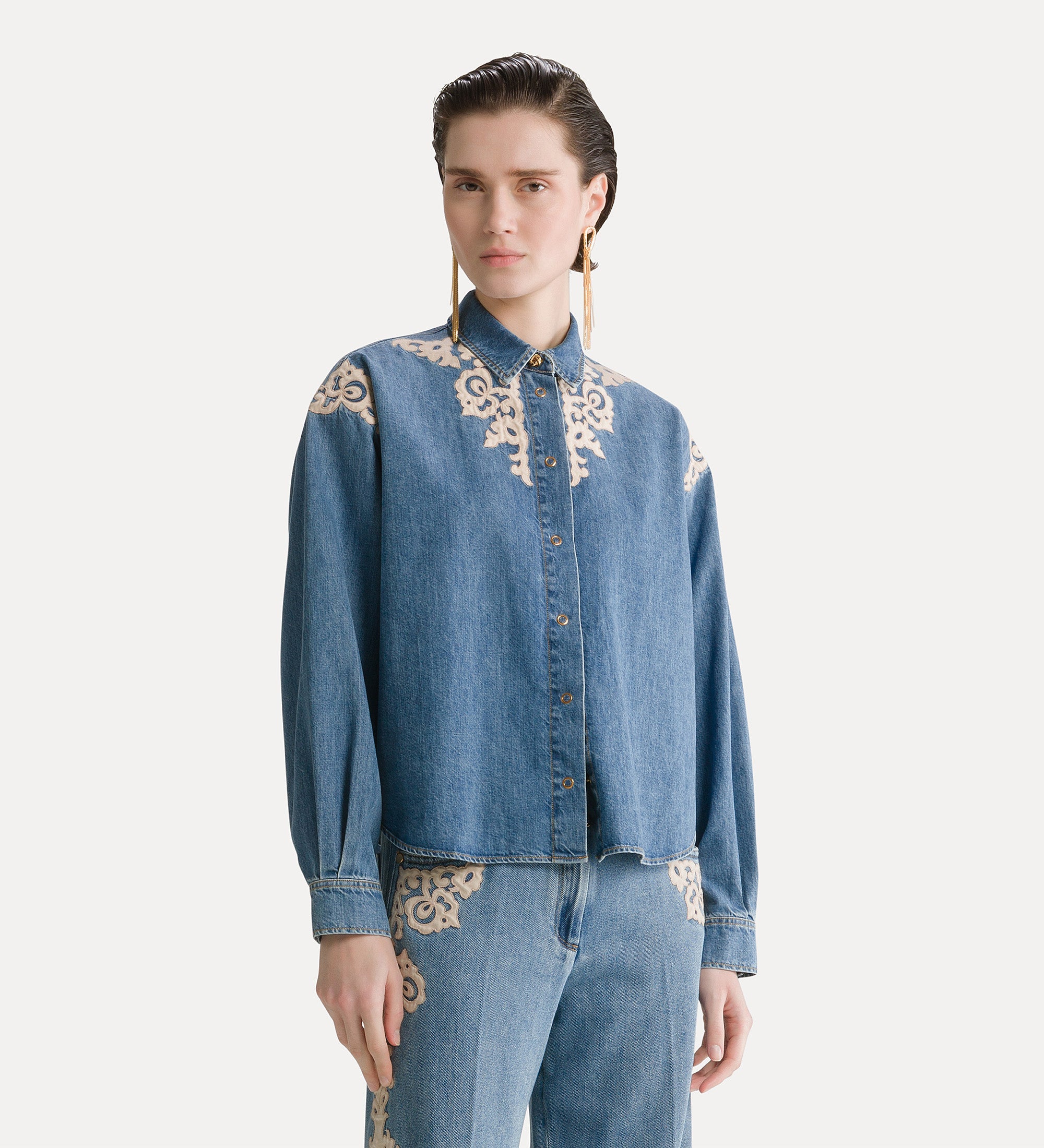 camicia boxy ricamata twill indigo celeste