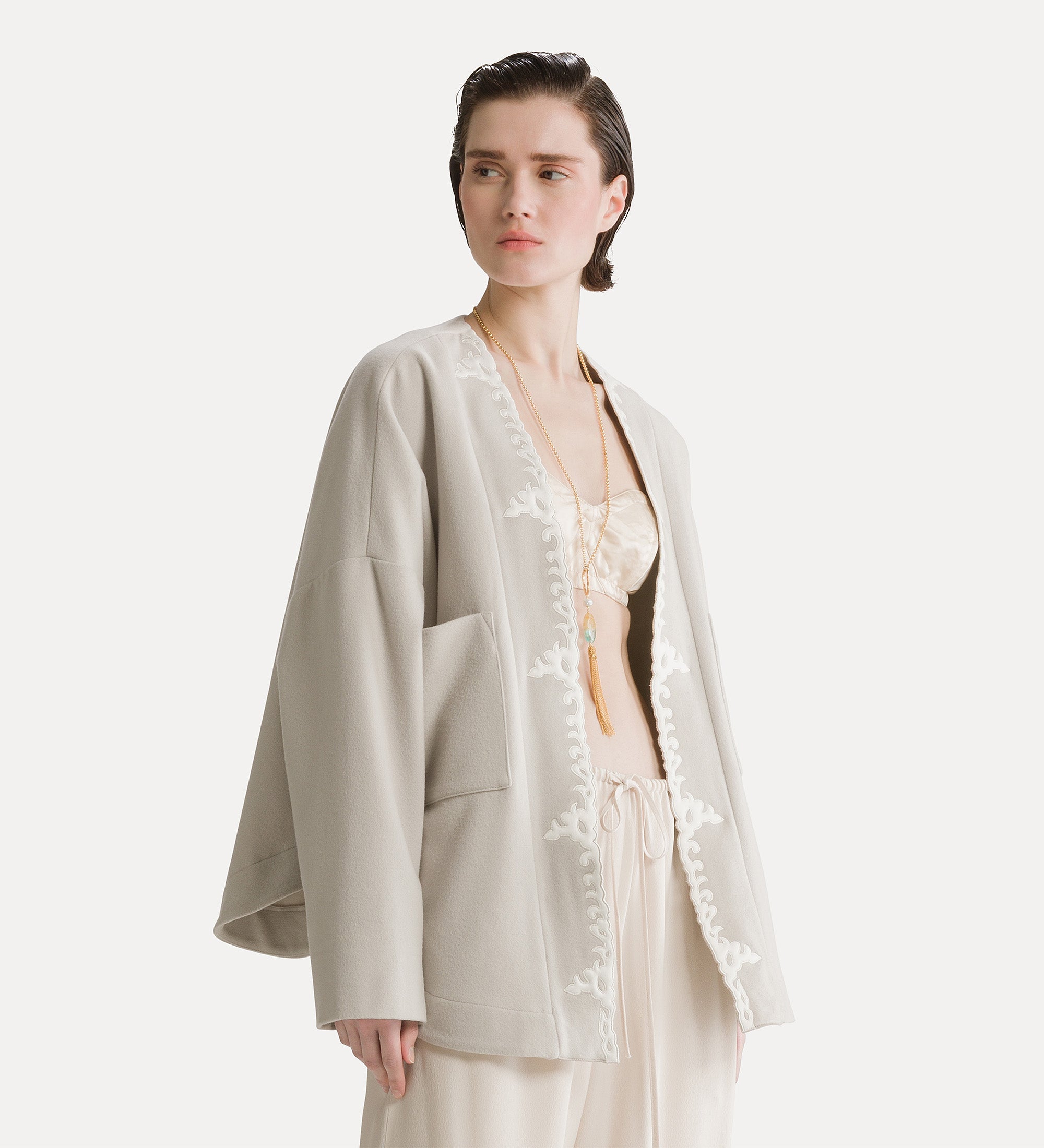 giacca  kimono ricamata panno light lana calcedonio