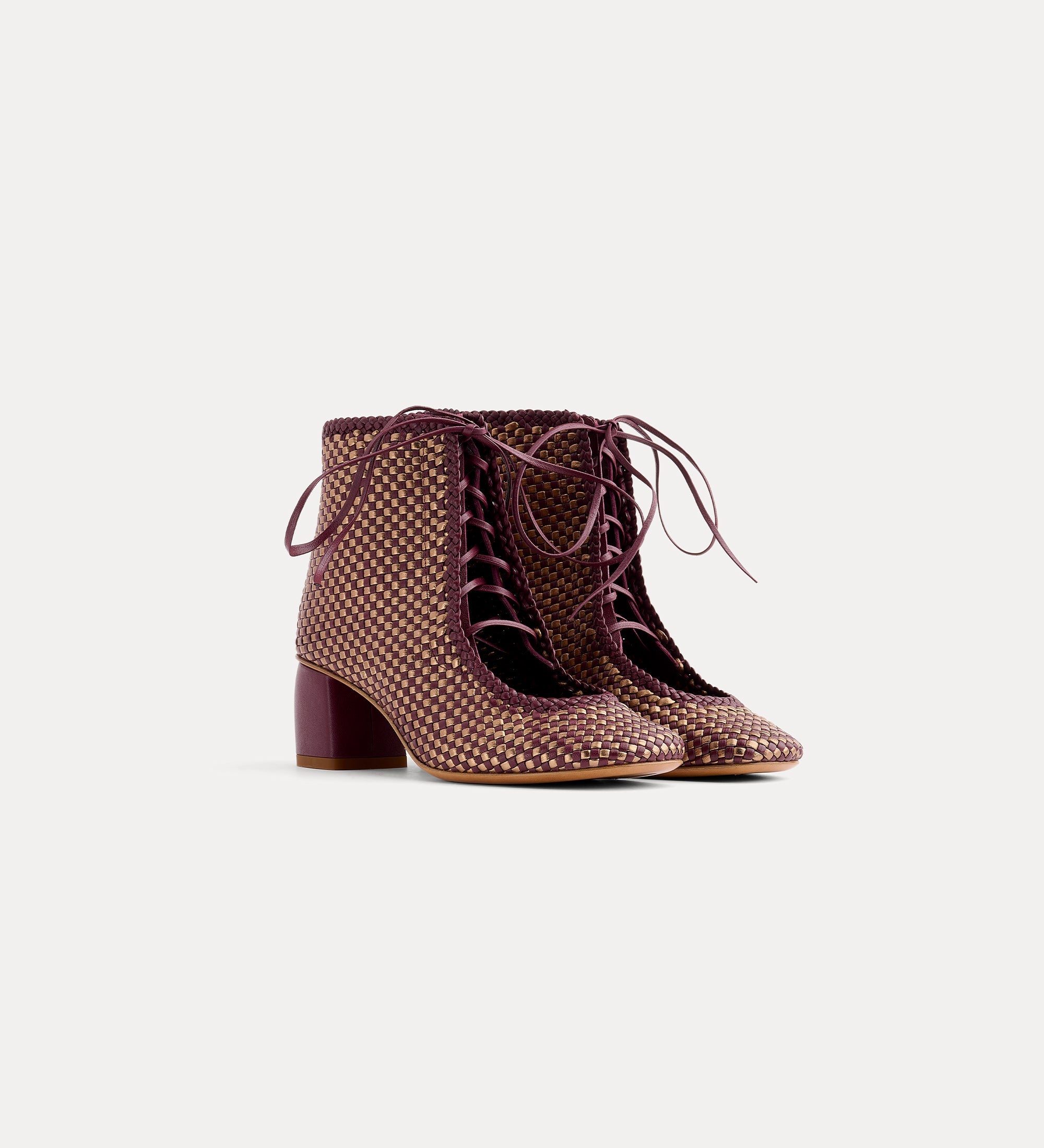 chic hand–woven ankle boots rust