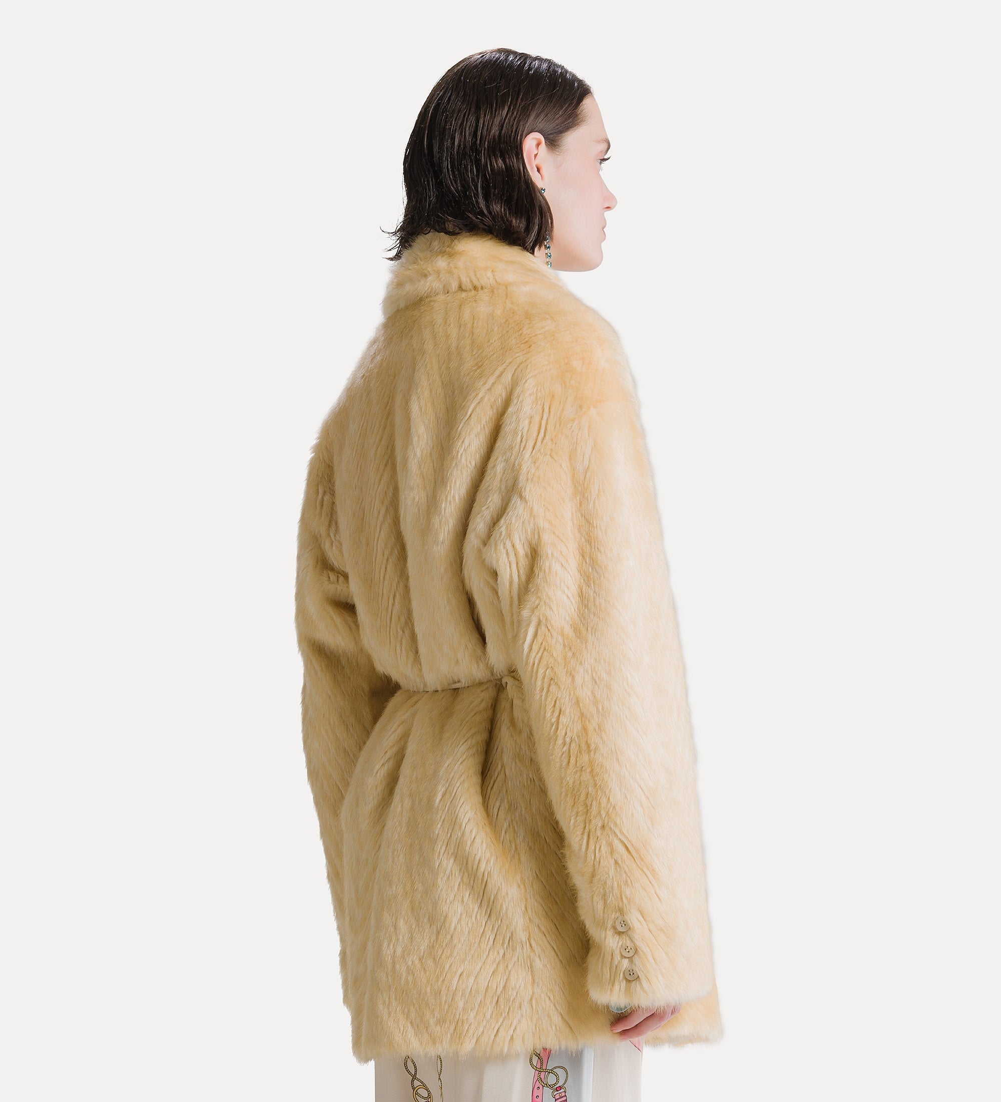 cappotto medio in faux fur con motivo chevron platino