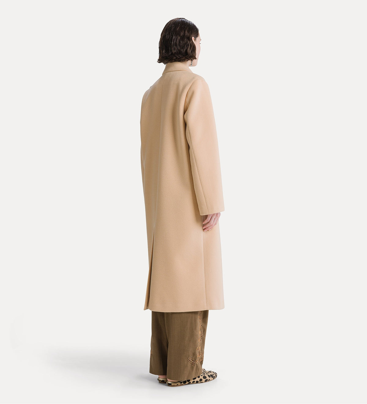cappotto lungo con ricamo a mano “heart majestic” cream