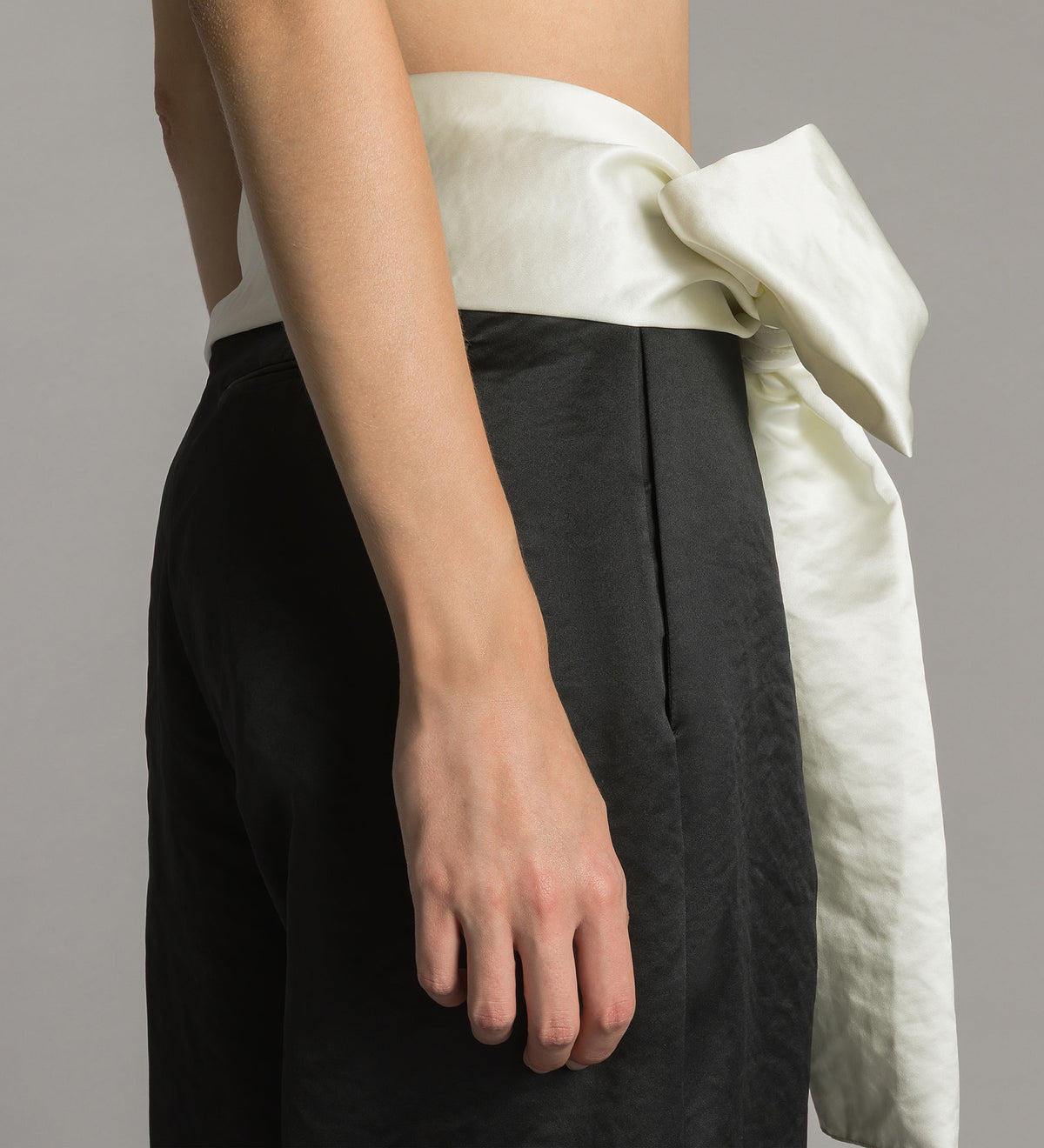 duchesse trousers with sash black