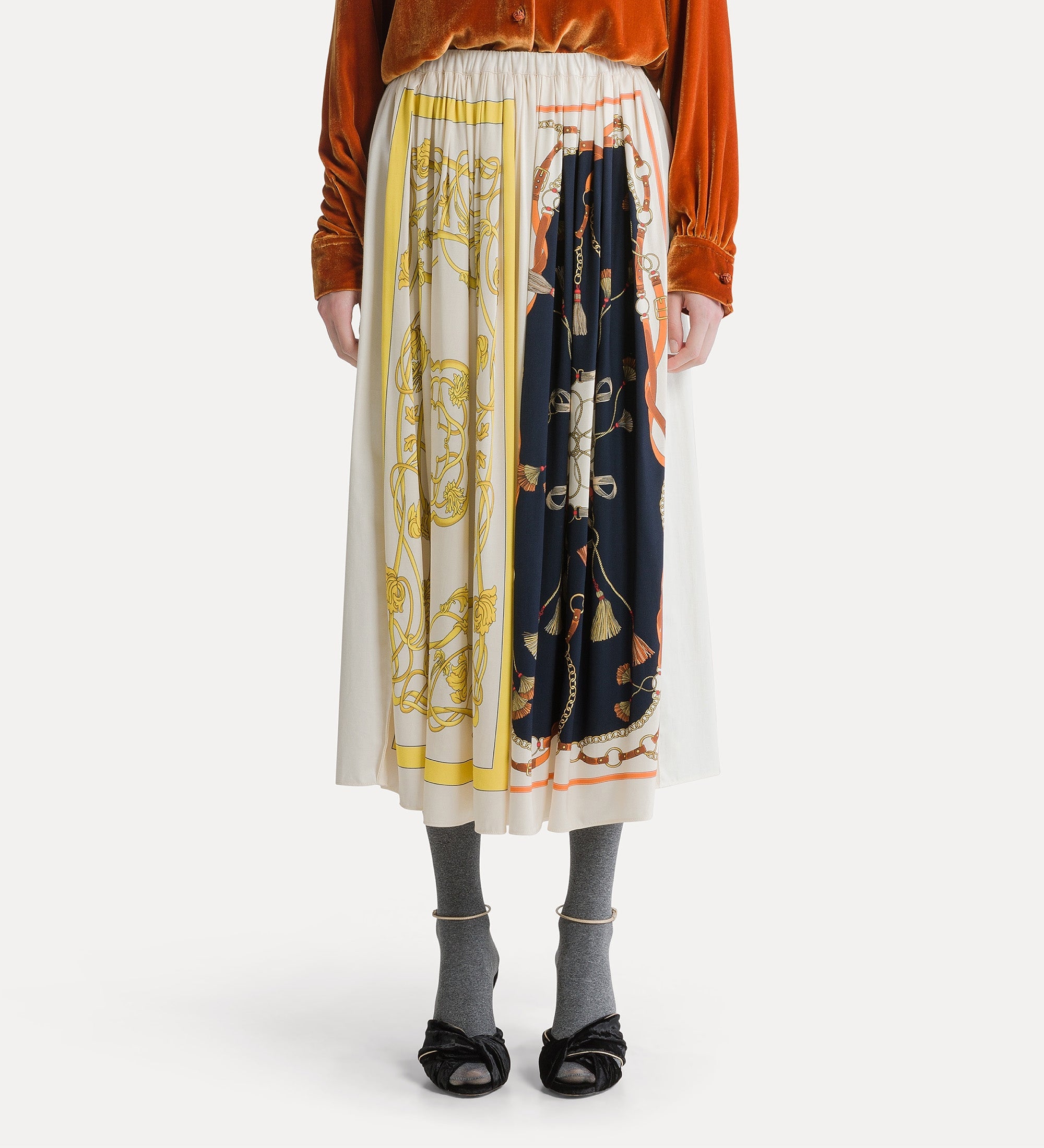 flared skirt with “the crown” placed print night