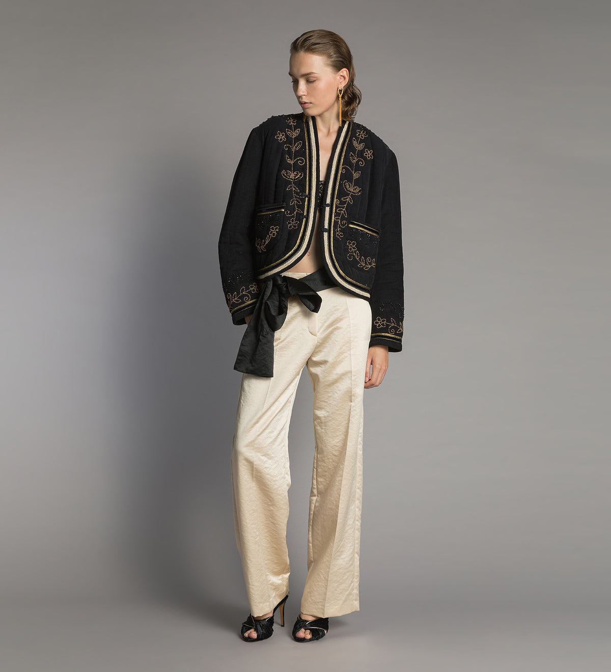 sculptural earrings with fringing oro